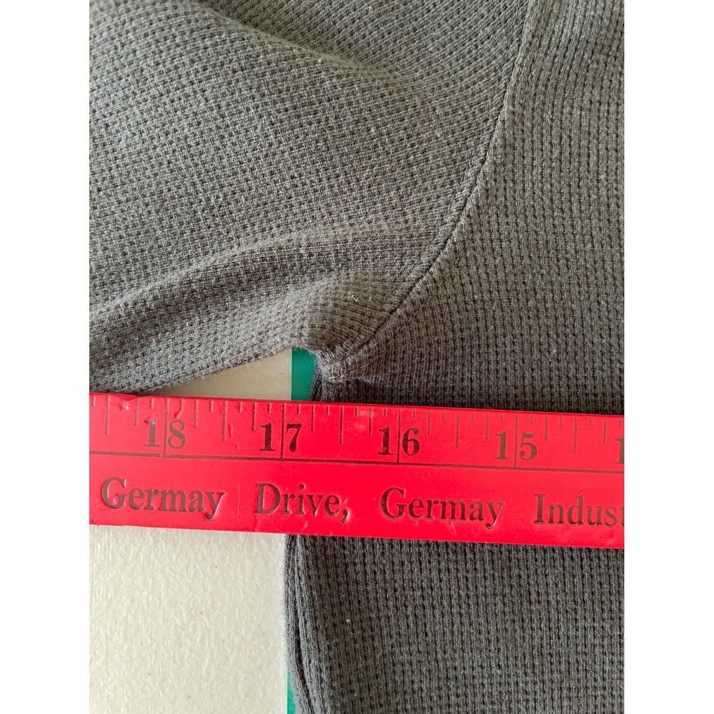 Volcom Mens Long Sleeve Thermal Waffle Knit Shirt Charcoal Gray Stone Logo Small - Picture 6 of 7